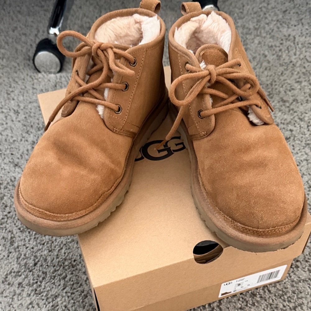 UGG woman’s Chestnut Suede Lace-Up Shearling Boot